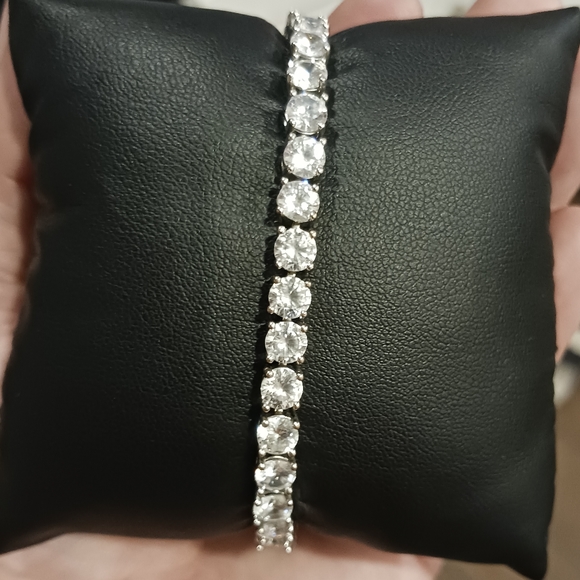 STUNNING 10K WG MOISSANITE TENNIS Bracelet🥰🤩 - Picture 14 of 16